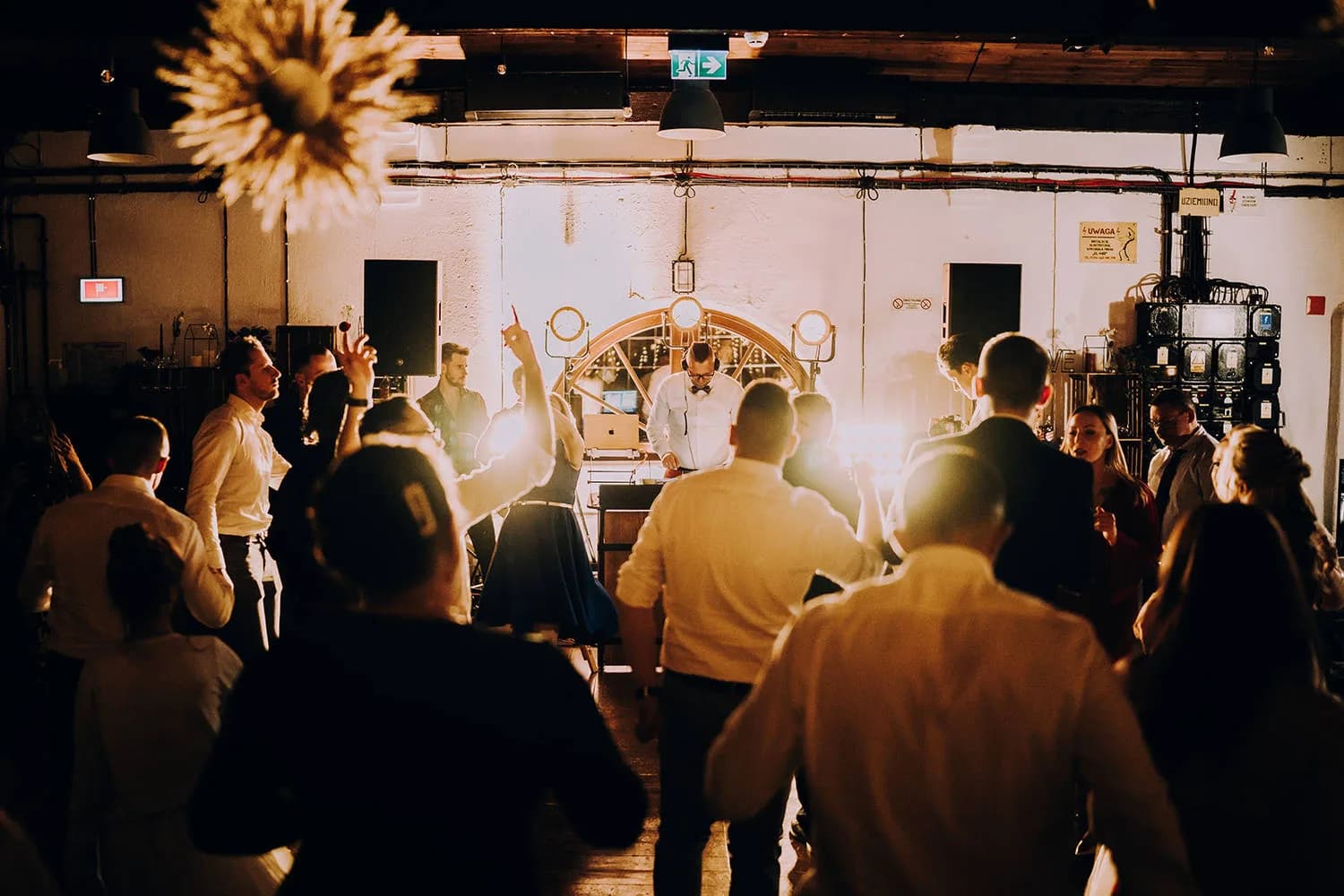 Kadr z wesela prowadzonego przez Głośny Wedding Team